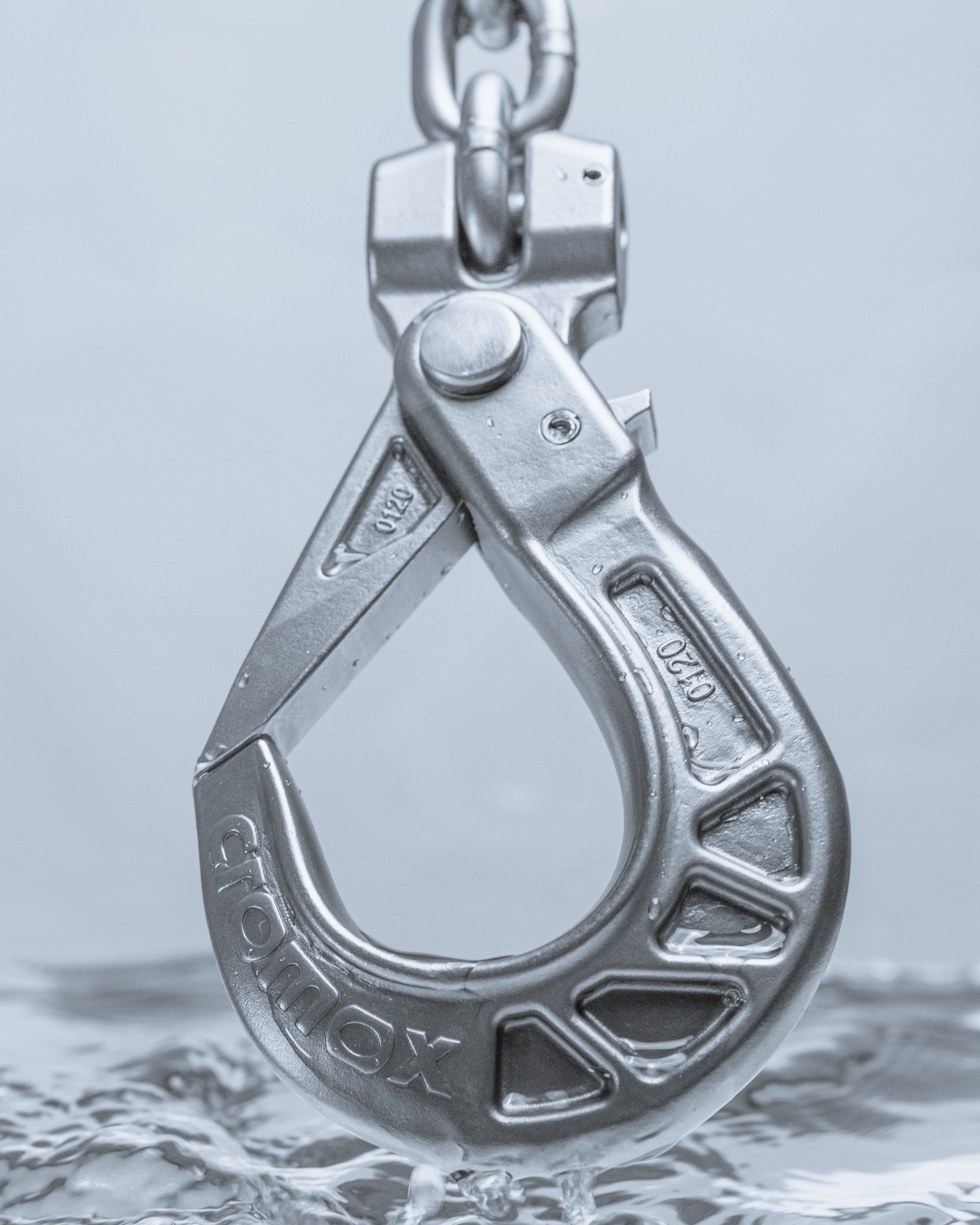 CGSL-05 - Self Locking Clevis Hook