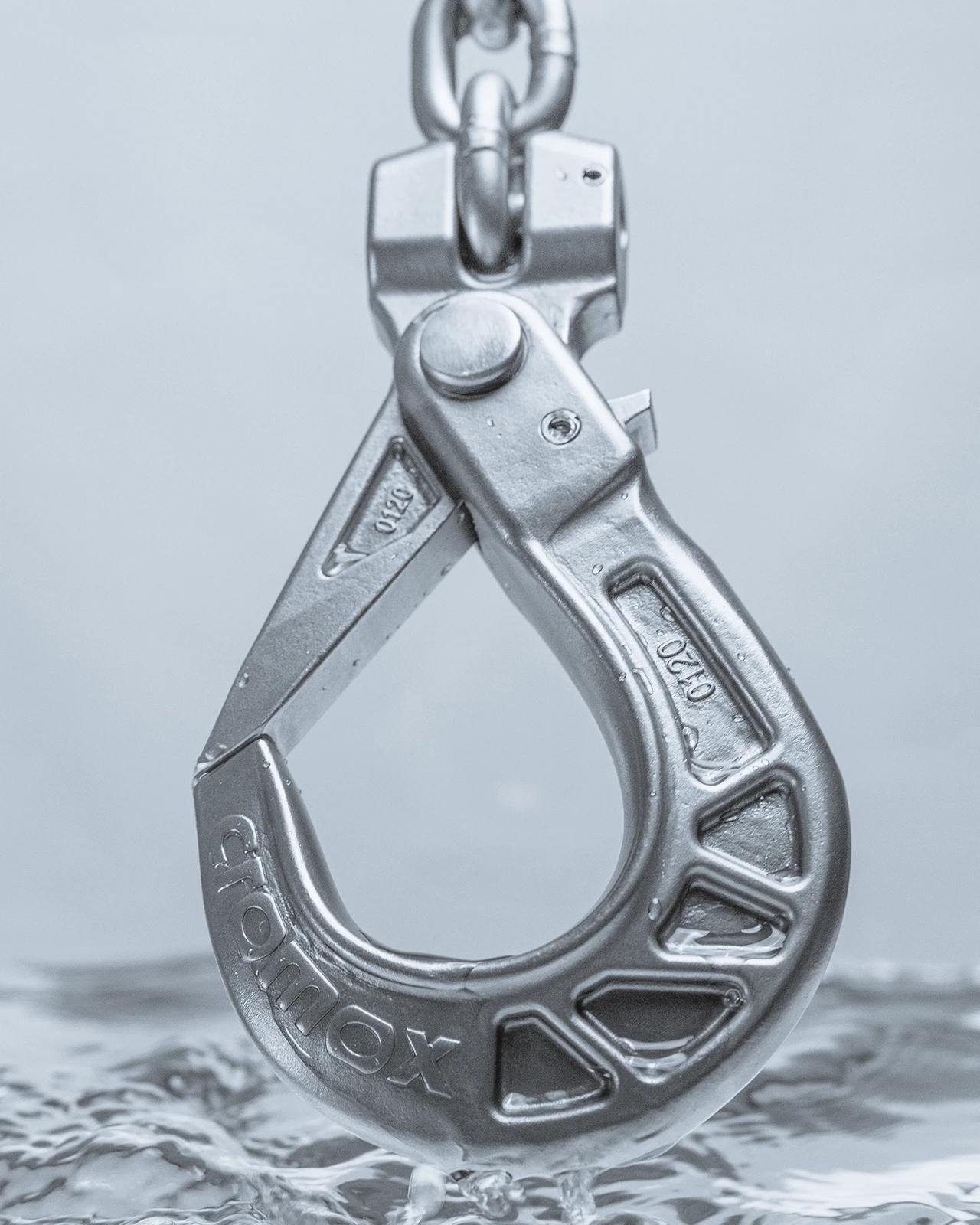 CGSL-06 - Self Locking Clevis Hook