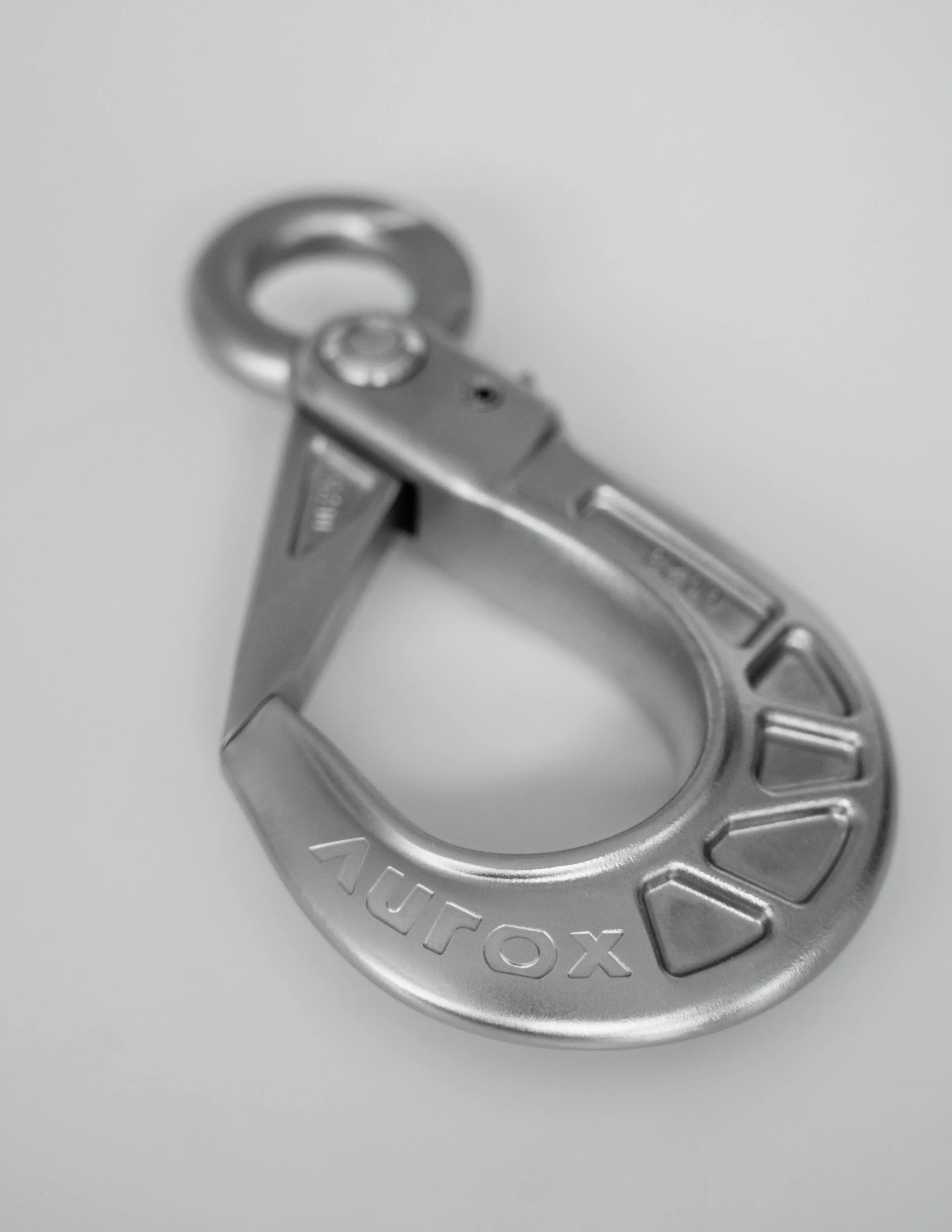 QOSL-08 - Self Locking Eye Hook Aurox