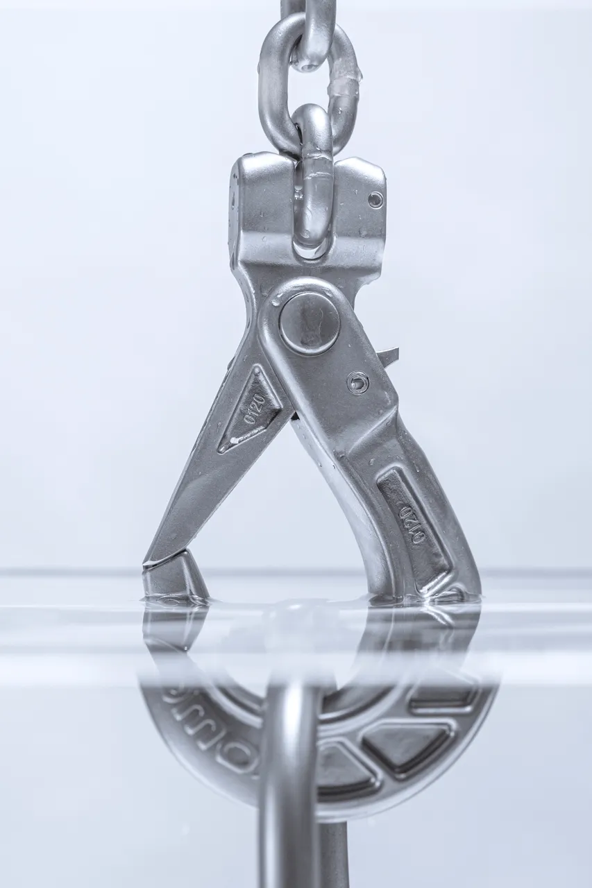 CGSL-05 - Self Locking Clevis Hook